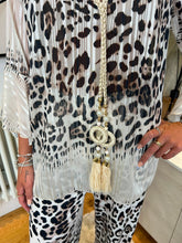 Load image into Gallery viewer, Millie Tassel Set Animal Print
