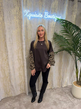 Load image into Gallery viewer, Talia Sweatshirt
