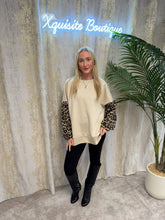 Load image into Gallery viewer, Talia Sweatshirt
